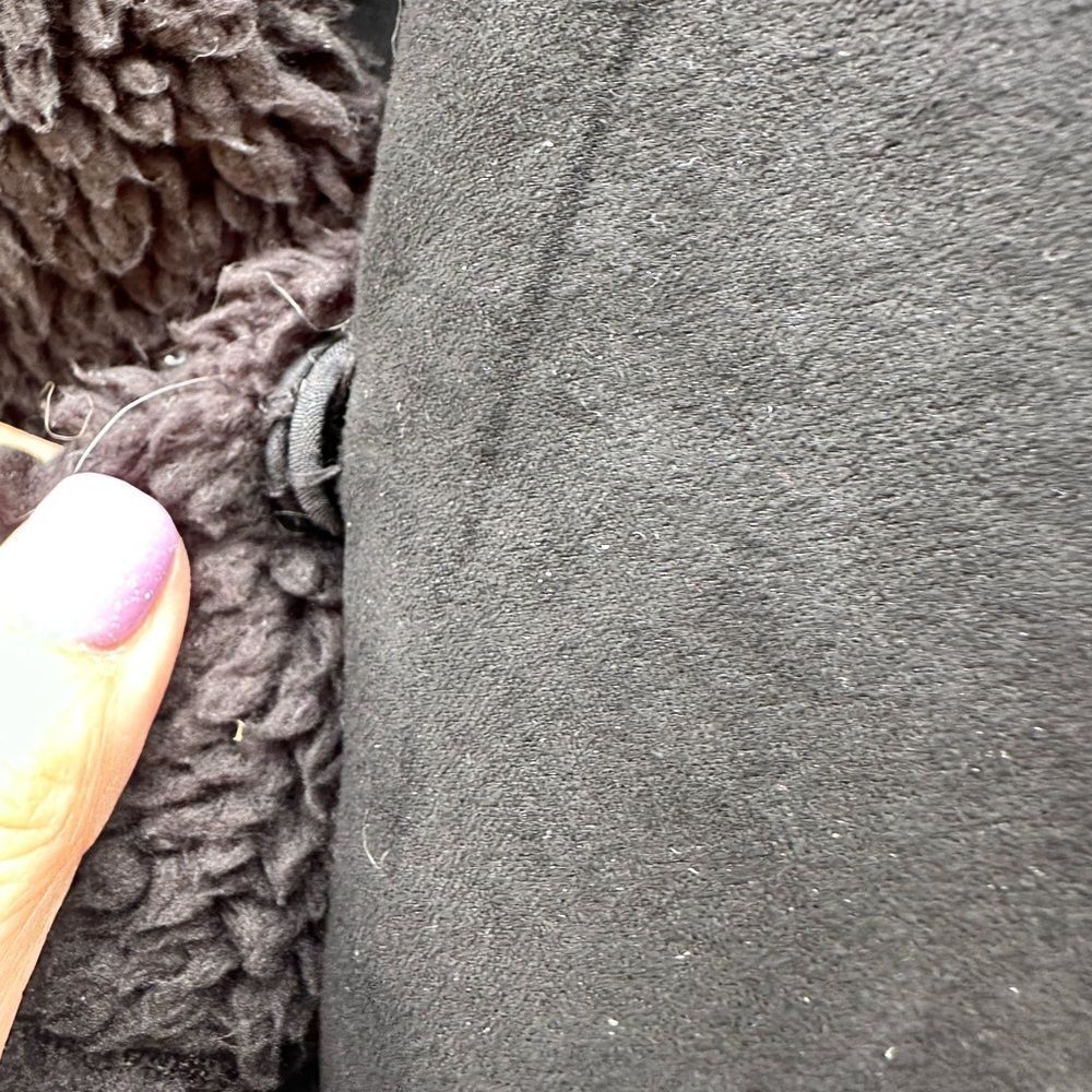 Willow & Clay Women's Black Shearling & Faux Suede Vest - Picture 3 of 6